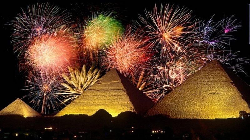 Giza pyramids during Cairo Saqqara Christmas Tour Package