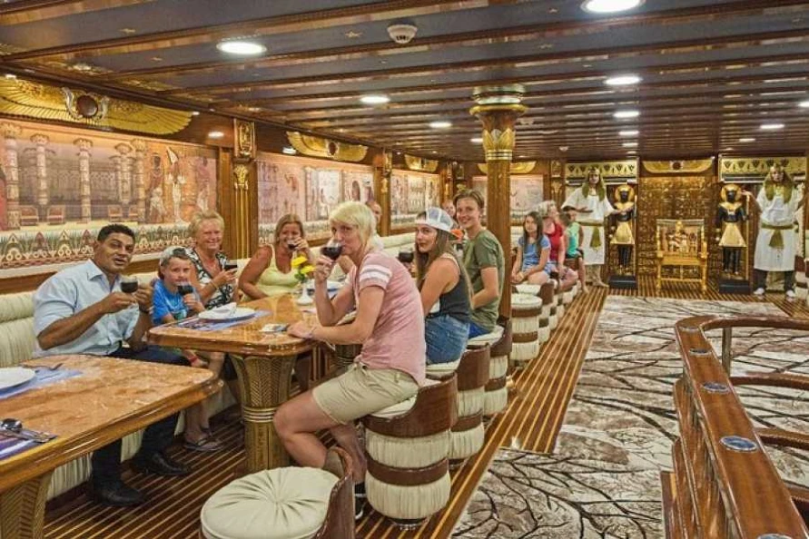Nefertari Sea scope boat trip from Marsa Alam with dinner