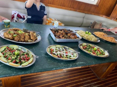 PRIVATE FOOD TOUR TO THE FAMOUS RESTAURANT IN ALEXANDRIA