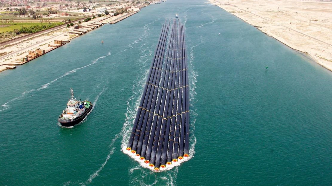 Ships crossing the Suez Canal