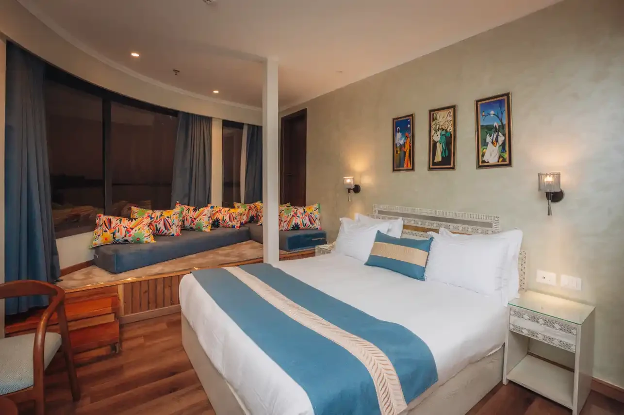 IRIS Dahabiya 4 Days 3 Nights Nile Cruise.