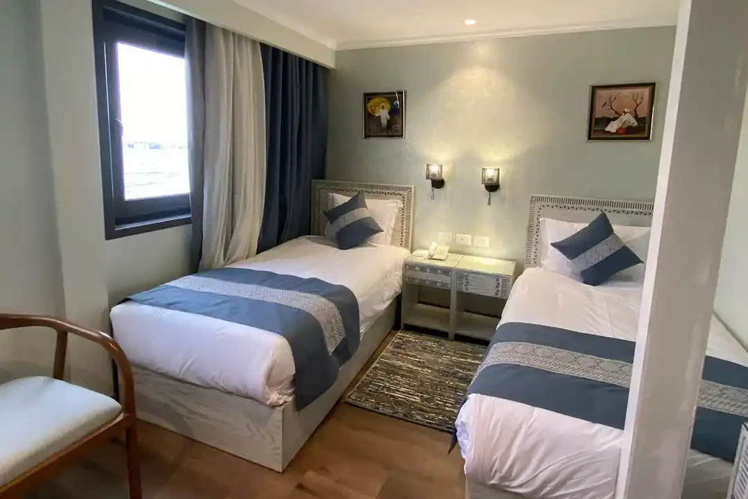 Queen Nefer Dahabiya 5 days 4 nights Nile Cruise.