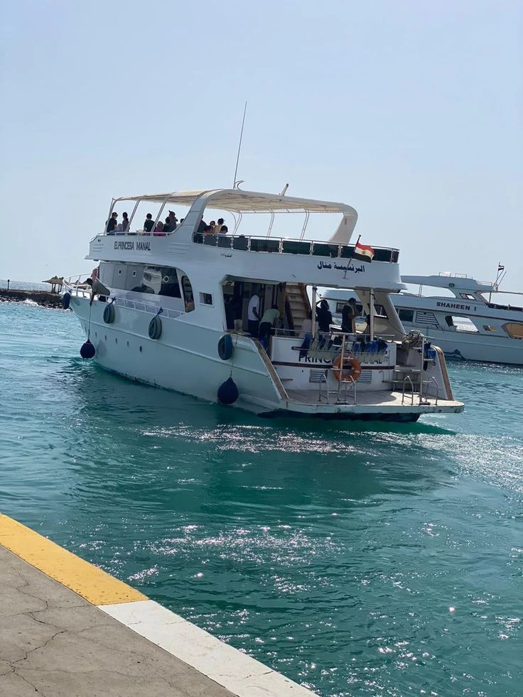 DAY TOUR ON YACHT INCLUDED 2 DIVE WITH LUNCH AT HURGHADA