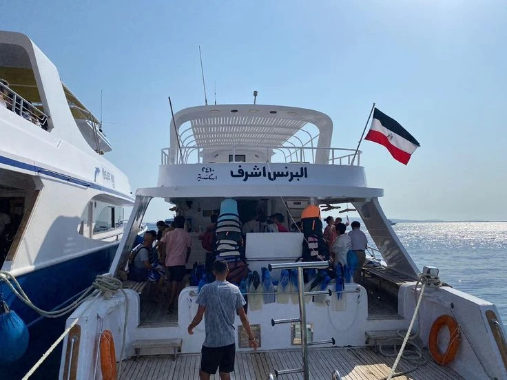 DAY TOUR ON YACHT INCLUDED 2 DIVE WITH LUNCH AT HURGHADA