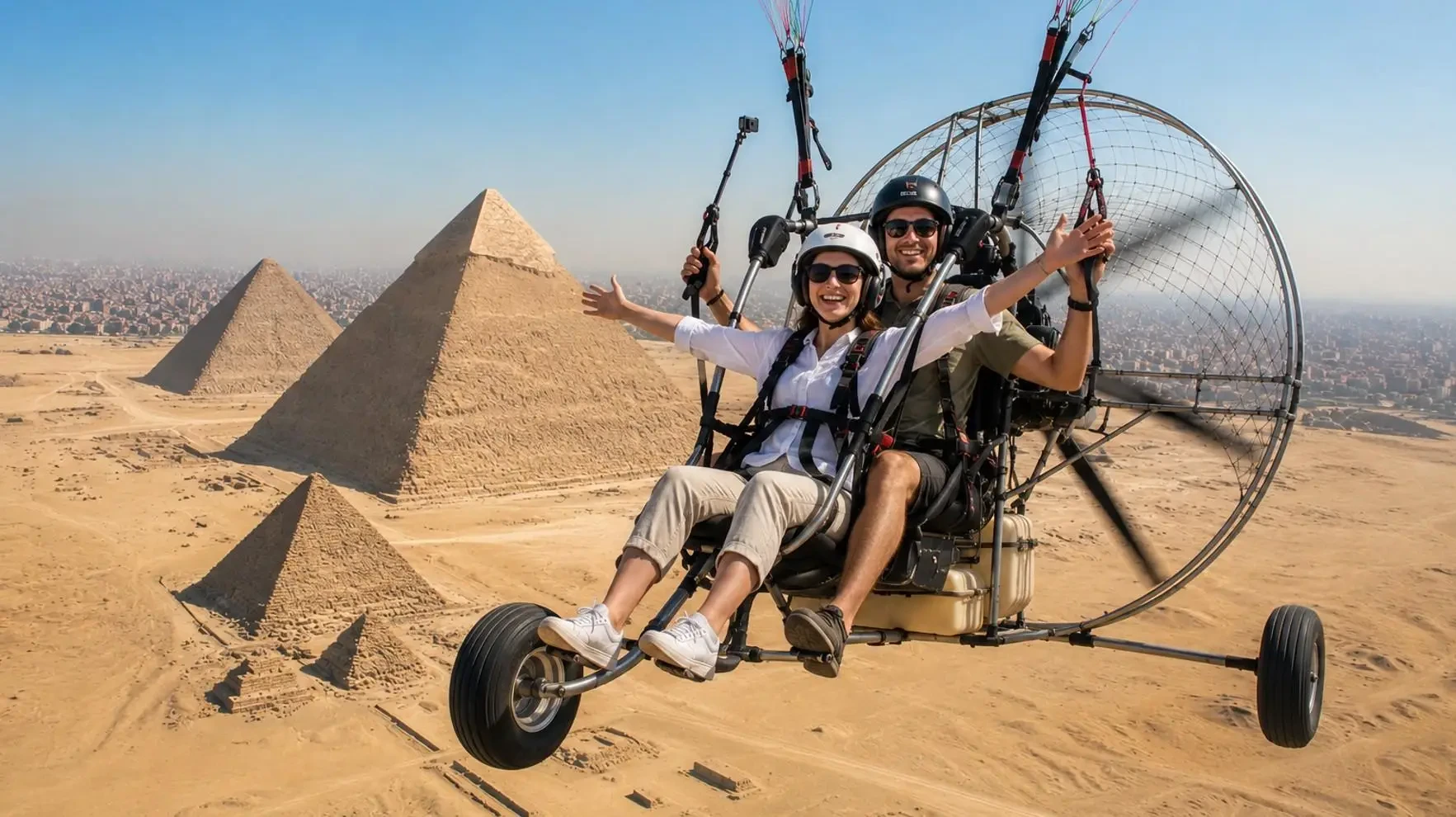 Vol en paramoteur au-dessus des pyramides de Gizeh au Caire