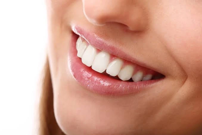 Implant dentaire All-on-6 avec dents en zircone fixes et visite d'une journée au complexe religieux du Caire