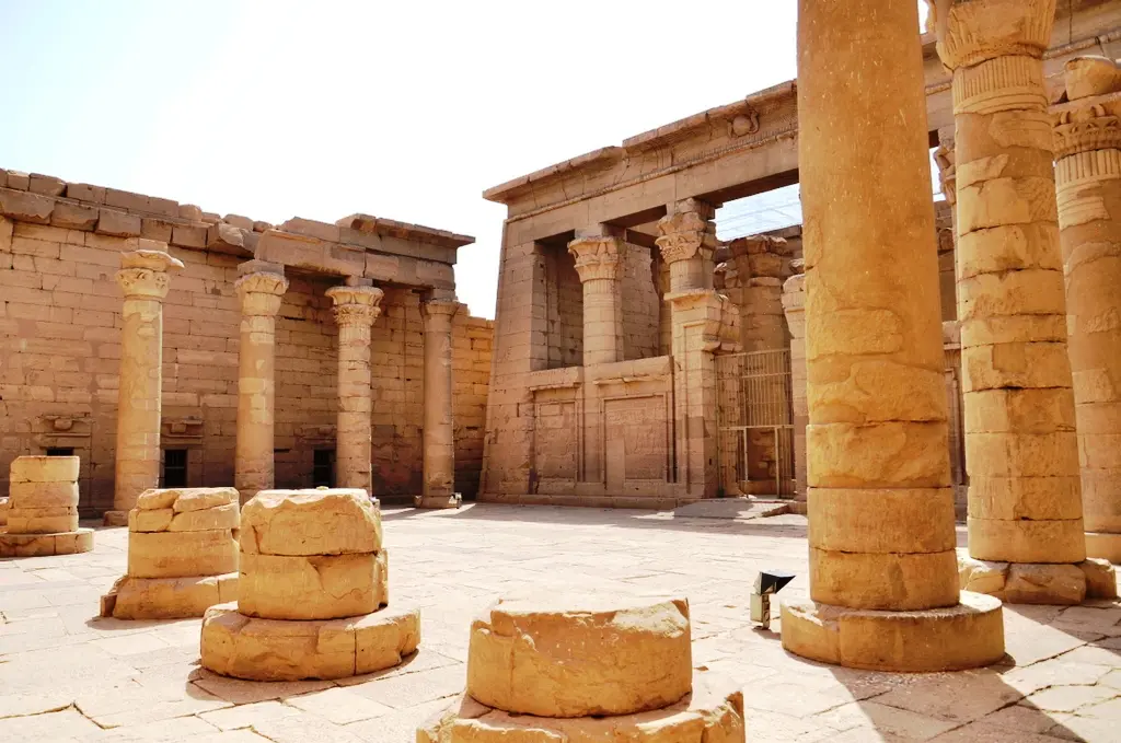 kalabsha temple 